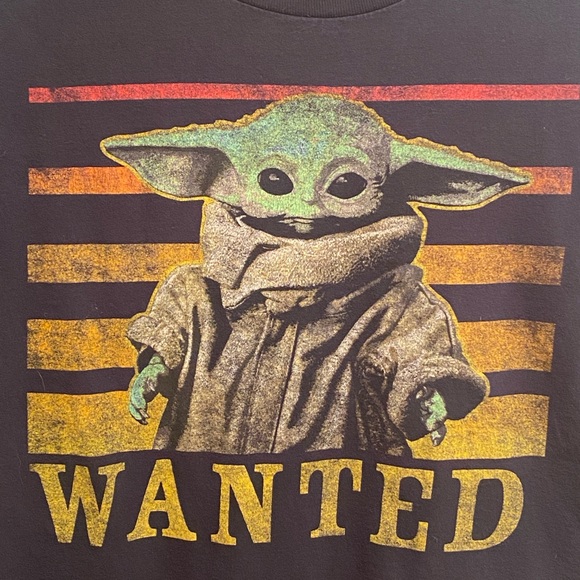 Star Wars The Mandalorian "Wanted" Baby Yoda Grogu Tee Shirt T-Shirt Size Large - Picture 3 of 7